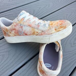 Dr. Scholl's Pastel Tie-Dye Low-Top Sneakers in White, Peach, Blue